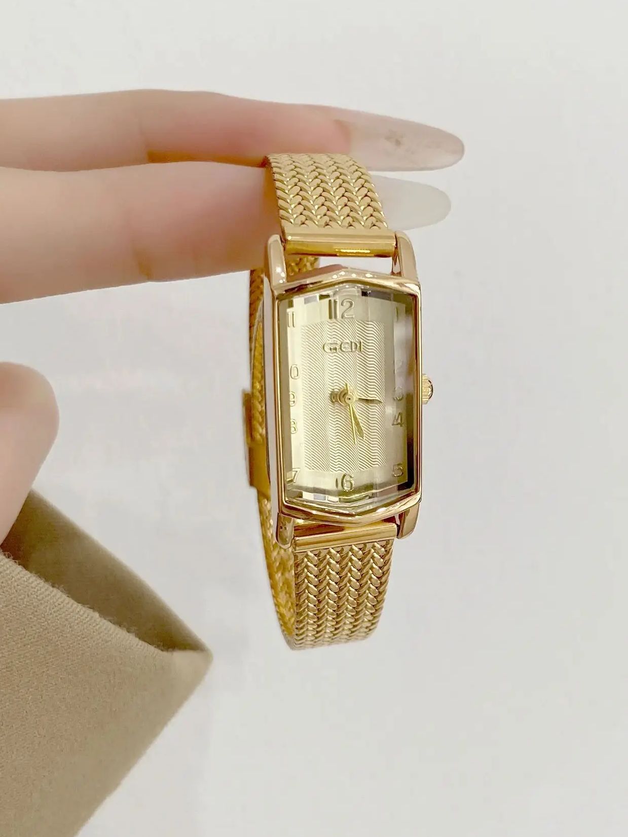 Vintage gouden dameshorlogecol - Vintage Watch Collecting recensie en prijs
