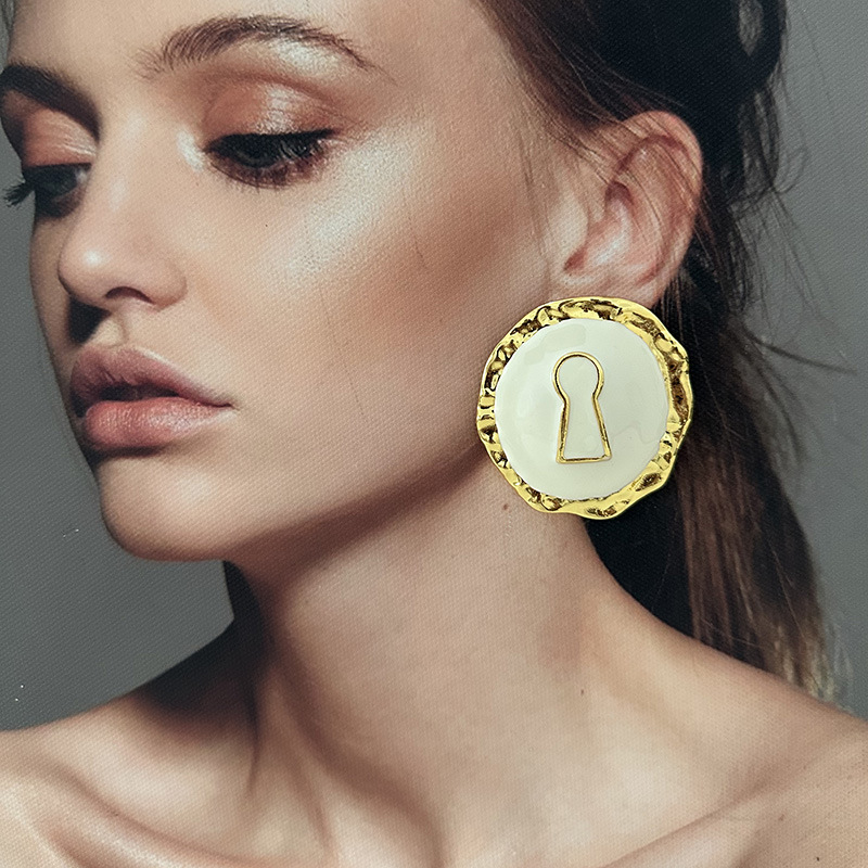 Overdreven Zwart Geëmailleerde - Vintage Collectible Jewelry recensie en prijs